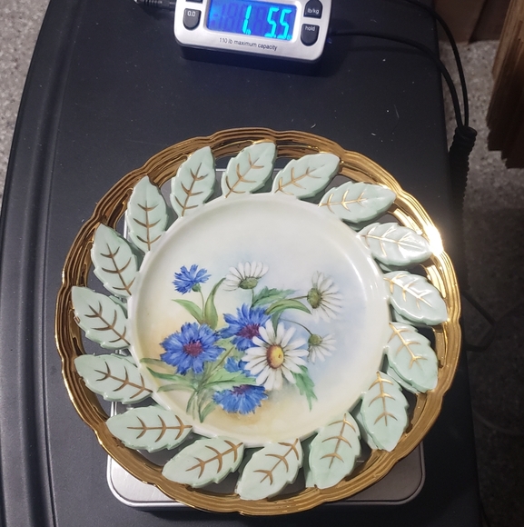 Vintage Set Of 2 Reticulated Plates - Picture 13 of 13